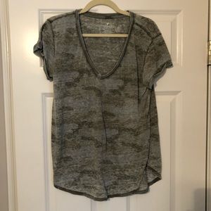 American Eagle V-Neck